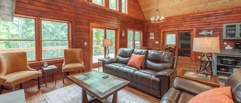 Smart-TV, Kamin, DVD-Player