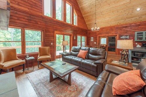 Lakefront Dog Friendly Log Home w/ Hot Tub