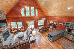 Smart TV, fireplace, DVD player