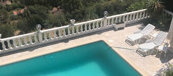 Independent adjoining apartment