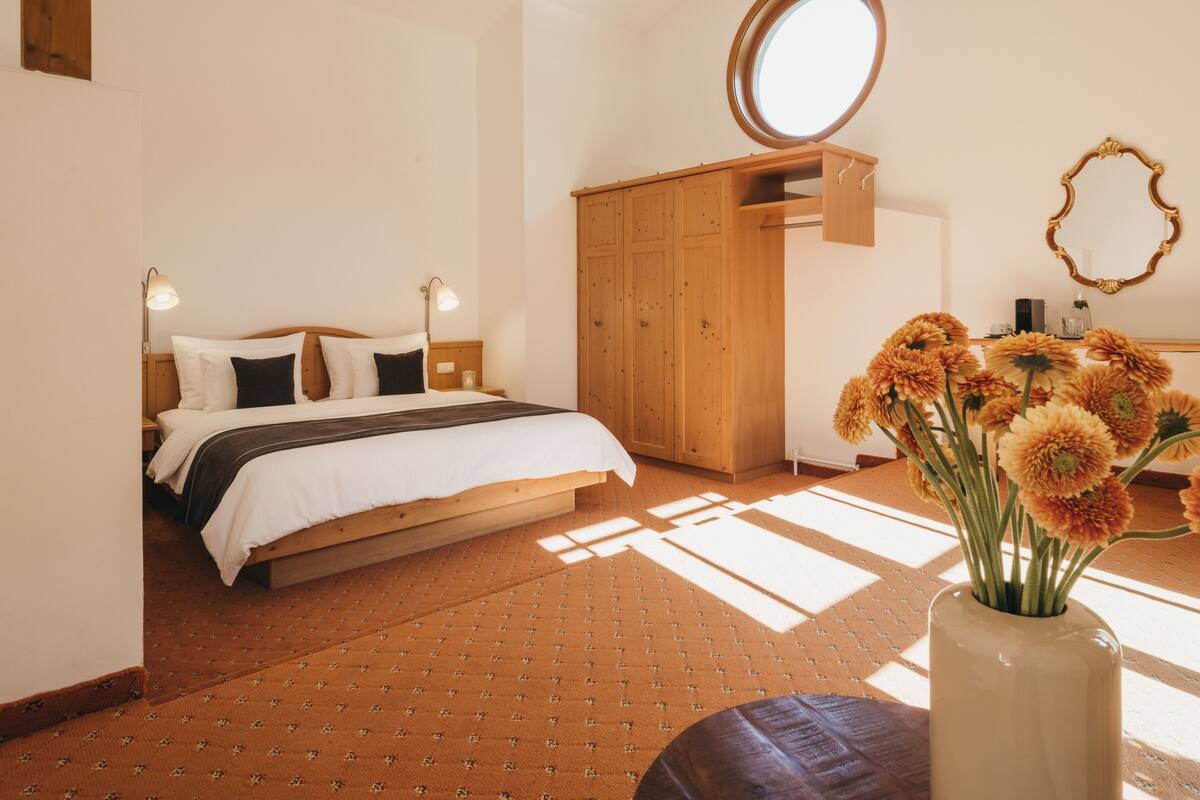 Junior Suite | 1 Schlafzimmer | โต๊ะทำงาน, พื้นที่ทำงานแบบใช้แล็ปท็อป, ห้องเก็บเสียง, Wi-Fi ฟรี