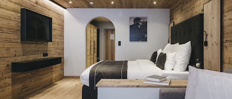 Chambre Majestueuse, non-fumeurs, vue montagne | 1 chambre, bureau, espace de travail pour ordinateur portable
