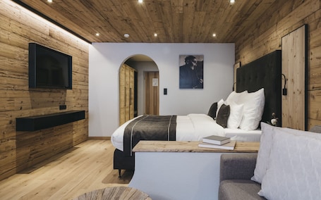 1 habitación, escritorio y espacio para trabajar con laptop