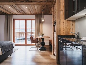 Superior Studio | Free WiFi, bed sheets