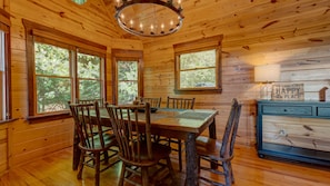 House, 3 Bedrooms | Dining