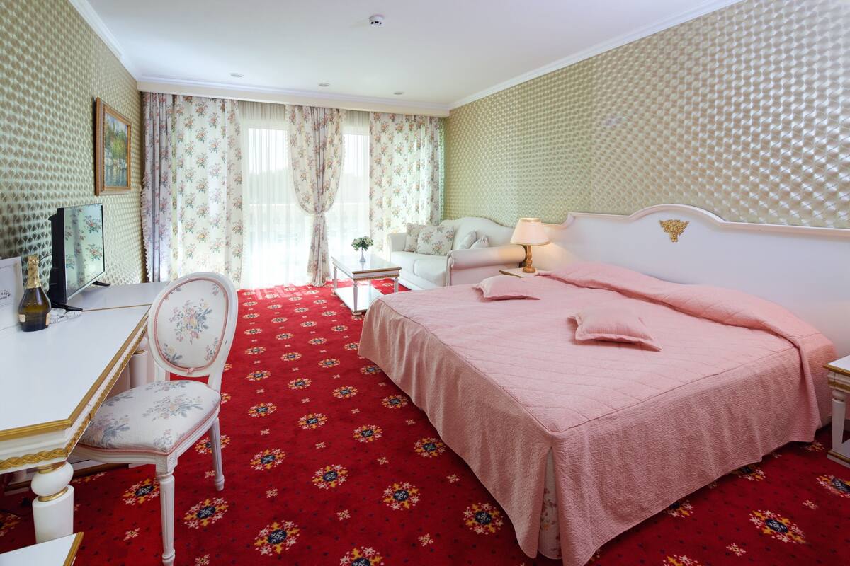 Deluxe kamer, 1 twee- of 2 eenpersoonsbedden, 1 kingsize bed | Een minibar, een kluis op de kamer, gratis babybedden, gratis wifi