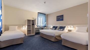 Bureau, espace de travail pour ordinateur portable, rideaux occultants