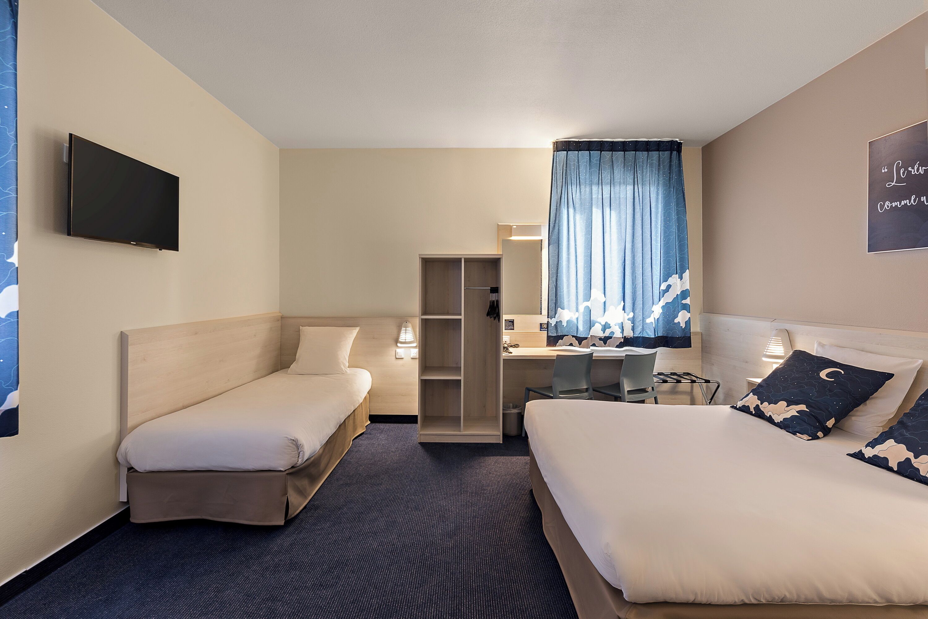 triple room | 1 bedroom, desk, laptop workspace, blackout curtains