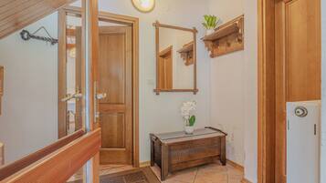 Family Chalet, Multiple Bedrooms, 2 Bathrooms, Mountainside (Chalet Primus Near Soča Gorge) | Interior