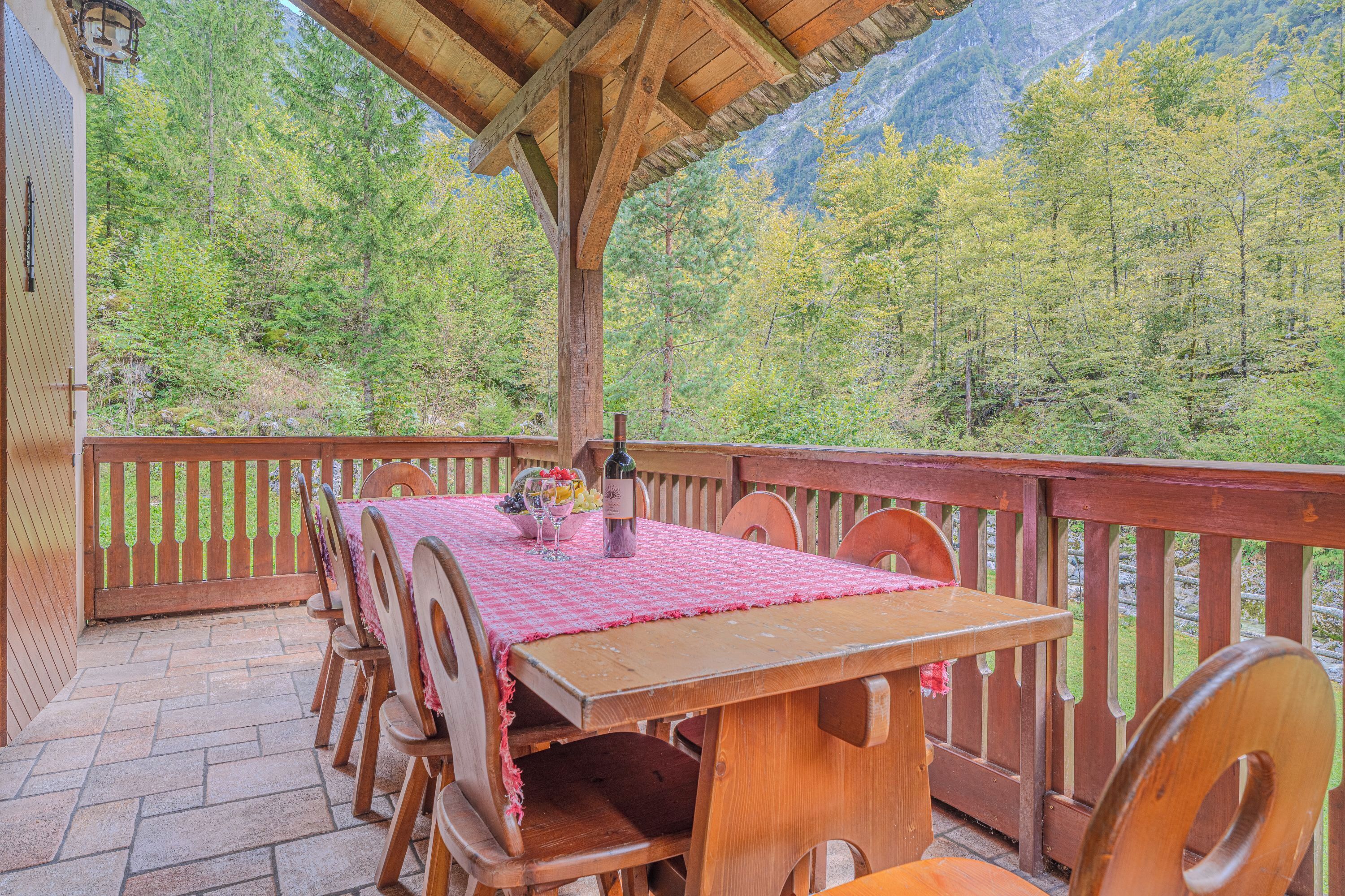 패밀리 샬레, 침실 여러 개, 욕실 2개, 산비탈 (Chalet Primus Near Soča Gorge) | 야외 식당