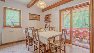 Family Chalet, Multiple Bedrooms, 2 Bathrooms, Mountainside (Chalet Primus Near Soča Gorge) | Dining