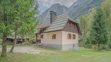 Family Chalet, Multiple Bedrooms, 2 Bathrooms, Mountainside (Chalet Primus Near Soča Gorge) | Exterior
