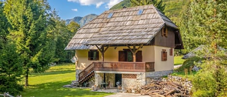 Family Chalet, Multiple Bedrooms, 2 Bathrooms, Mountainside (Chalet Primus Near Soča Gorge) | Exterior