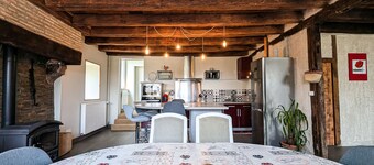 Charming Cottage with Modern Comfort in Berry - Private Garden, Close to Circuit and Equine Center