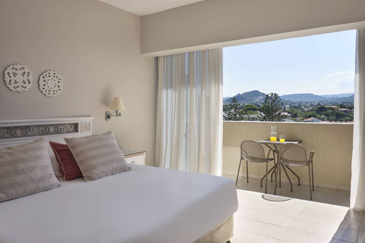 1 bedroom, blackout curtains, free cots/infant beds, free WiFi