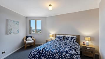 2 bedrooms, iron/ironing board, bed sheets