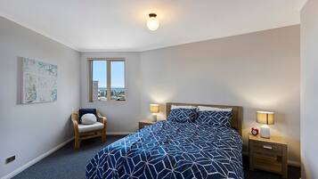 2 Schlafzimmer, Bügeleisen/Bügelbrett, Bettwäsche