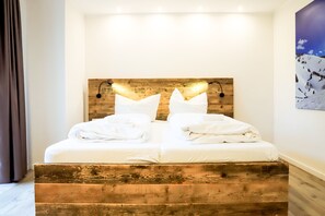 3 عدّة غرف نوم وسرير سفر وواي فاي مجانًا وملاءات أسرّة