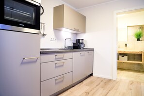 Kühlschrank, Ofen, Herdplatte, Geschirrspüler