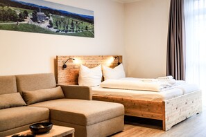 1 bedroom, travel crib, free WiFi, bed sheets - "Relaxation and Adventure Await at Smart Resorts Haus Azur!" (Winterberg)