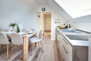 Køleskab, ovn, kogeplade, opvaskemaskine