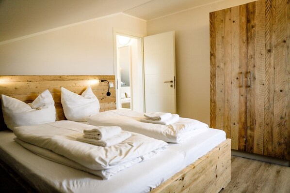 2 Schlafzimmer, Reisekinderbett, kostenloses WLAN, Bettwäsche