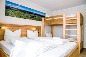 1 Schlafzimmer, Reisekinderbett, kostenloses WLAN, Bettwäsche