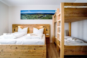 1 bedroom, travel cot, free WiFi, bed sheets