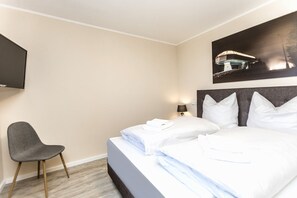 2 bedrooms, travel cot, free WiFi, bed sheets