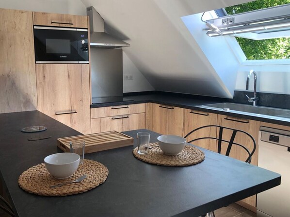 Fridge, microwave, oven, dishwasher