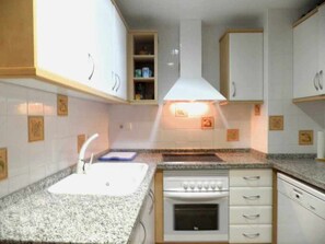 Réfrigérateur, micro-ondes, four, lave-vaisselle