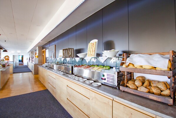 Daily buffet breakfast (EUR 12.90 per person) - Panorama Ferien Hotel Harz (Harzgerode)