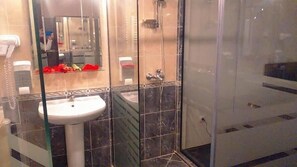 Bathroom - Vitosha Tulip Hotel (Sofia)