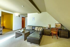 Living area - Vitosha Tulip Hotel (Sofia)