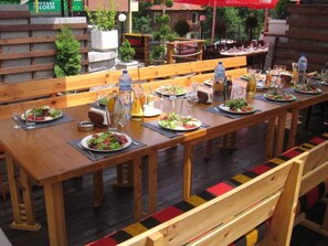 Outdoor dining - Vitosha Tulip Hotel (Sofia)