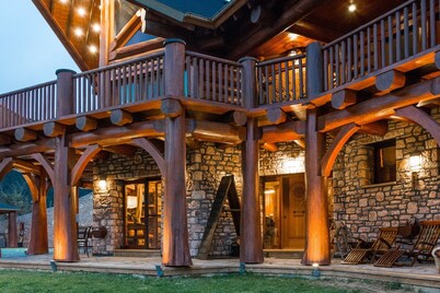 Luxury mountain Chalet, with private sauna and  outdoor pool 