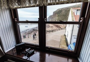 Interior - LetAway - Captain Cook's Cottage, Staithes (Saltburn-by-the-Sea)