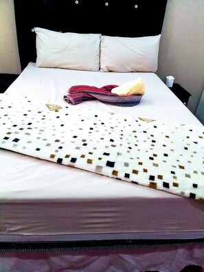 9 chambres, fer et planche Ă repasser, Wi-Fi, literie fournie