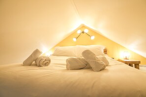 Cottage (1 Bedroom) | 1 bedroom, free WiFi, bed sheets