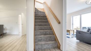 House (3 Bedrooms) | 3 bilik tidur, seterika/papan seterika, Wi-fi percuma, cadar katil