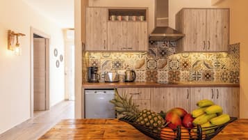 Semiso Beach Suites - Apartment 1 | Zona de estar | Una Smart TV