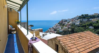 AMORE RENTALS - Barbera House A with Sea View and Air Conditioning