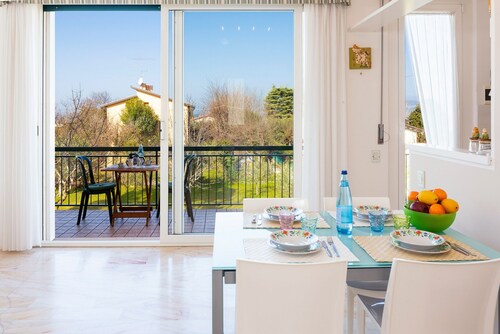 Regarda - "Casa Diamante" in Lazise with private garden