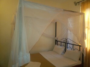 20 bedrooms, WiFi