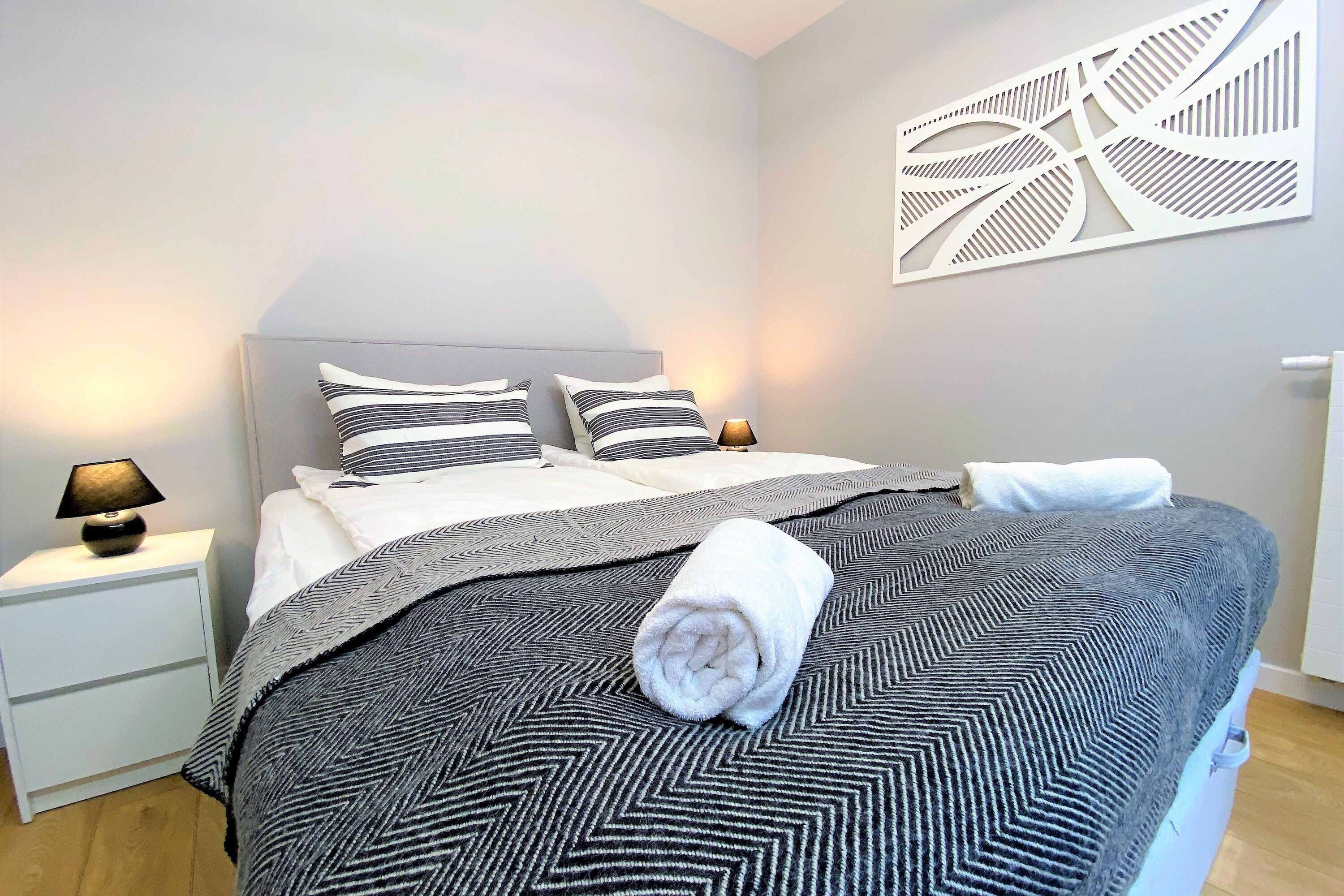 1 bedroom, individually decorated, individually furnished