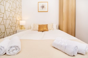 Departamento Premium, balcón, vista al jardín | 1 habitación, decoración personalizada y muebles diferentes 