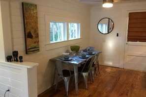 Dining - Oystertown Cottage (Apalachicola)