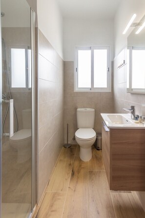 Shower - Wonderful Views Terrace 3BR Cottage - BBQ - AC (Altea)