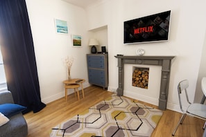 43-inch Smart TV with digital channels, TV
