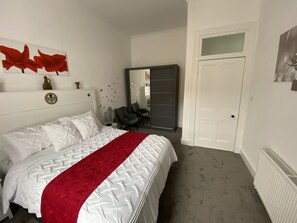 公寓, 1 张特大床 | 1 多间卧室、熨斗/熨衣板、免费 WiFi、床单
